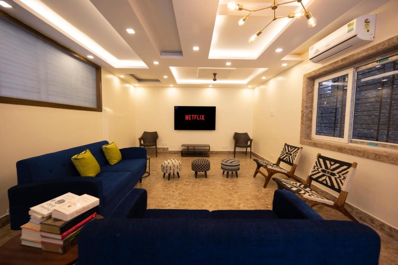Lakeside Suites Calcutta Extérieur photo