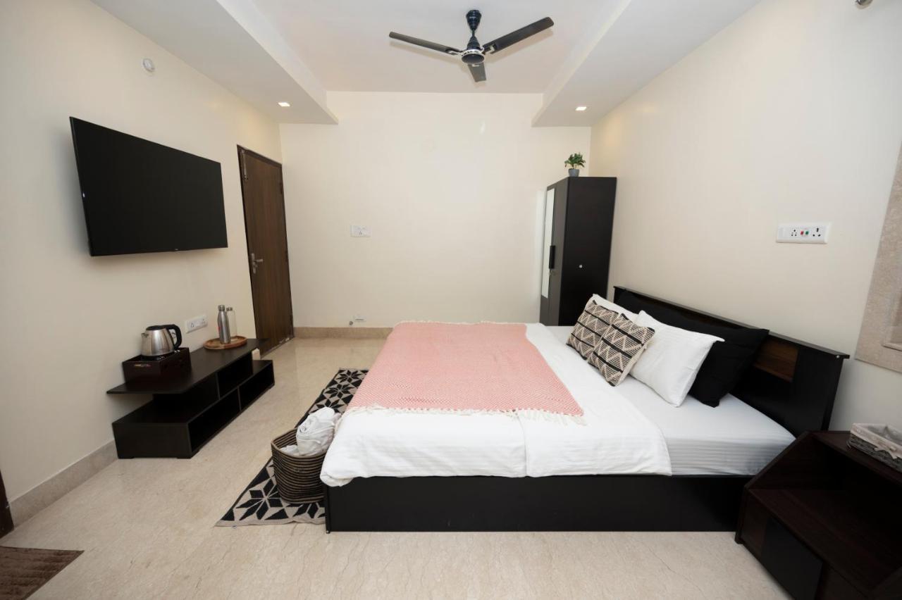 Lakeside Suites Calcutta Extérieur photo