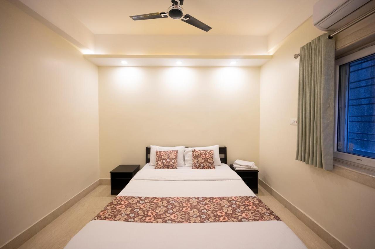Lakeside Suites Calcutta Extérieur photo