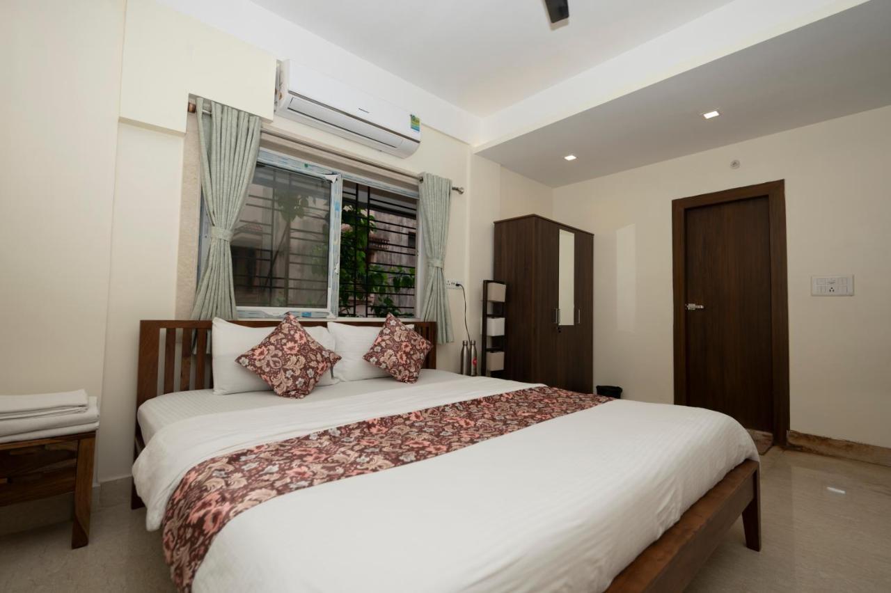 Lakeside Suites Calcutta Extérieur photo