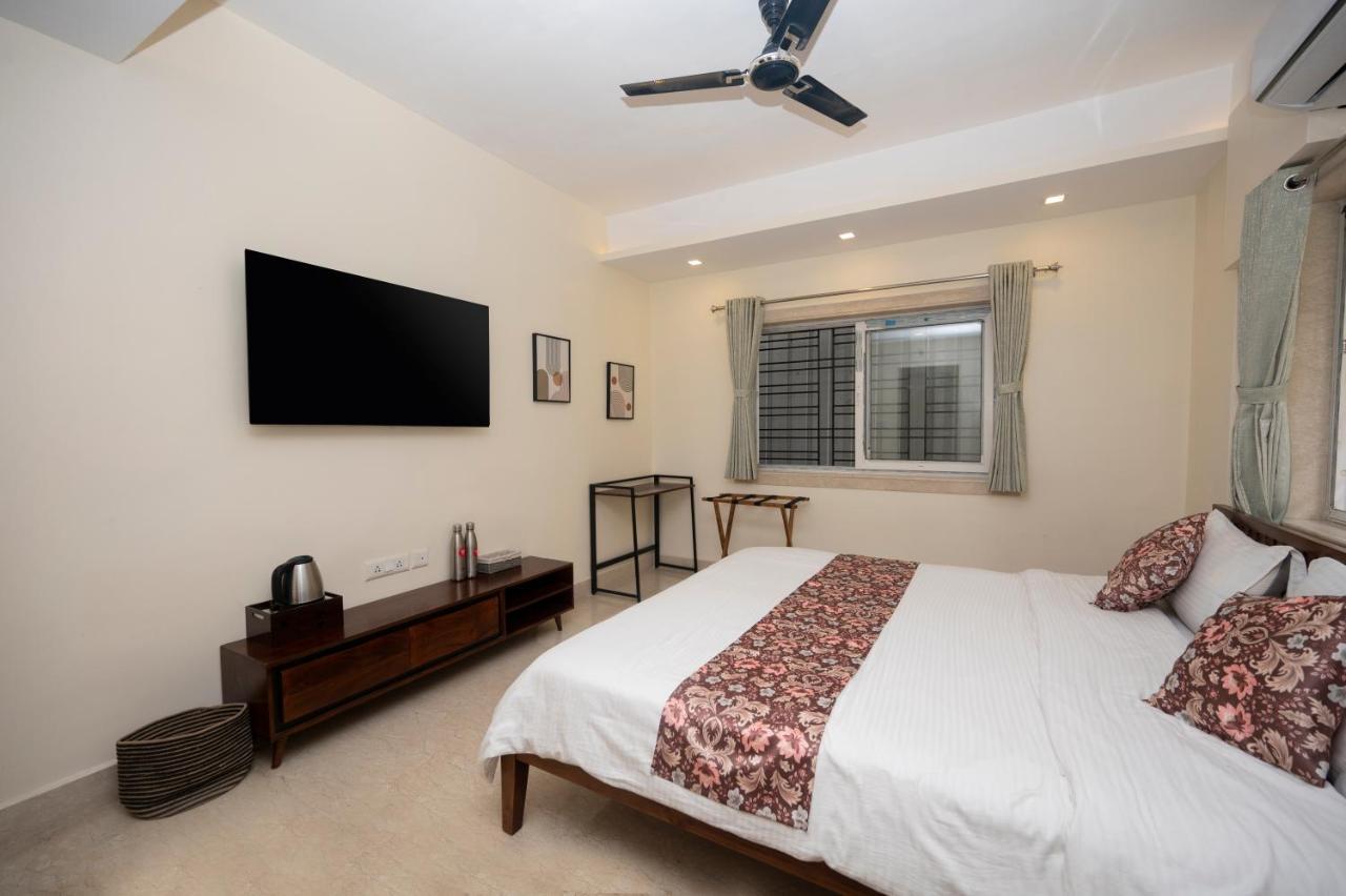 Lakeside Suites Calcutta Extérieur photo