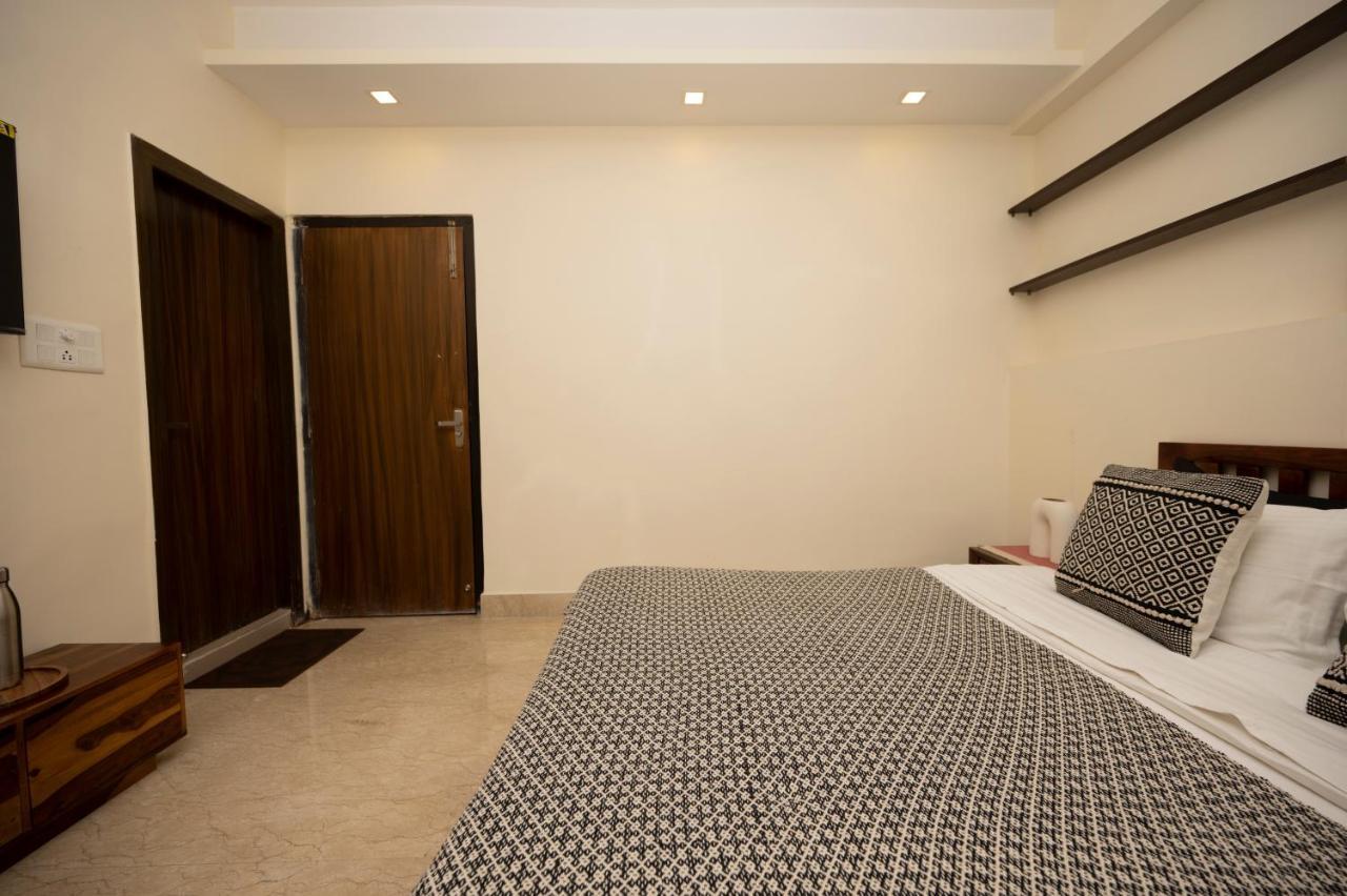 Lakeside Suites Calcutta Extérieur photo