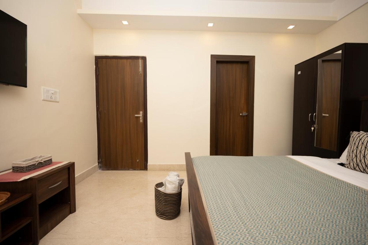 Lakeside Suites Calcutta Extérieur photo