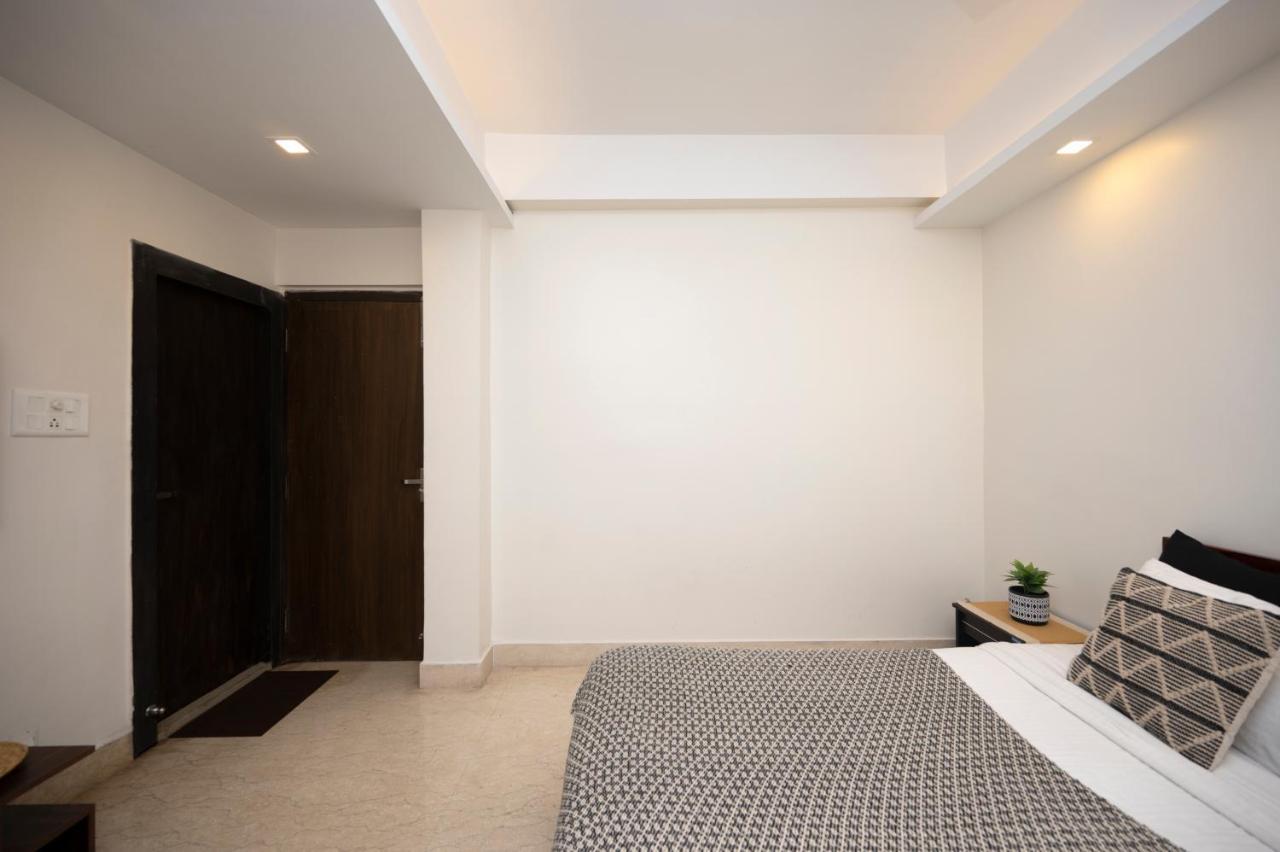 Lakeside Suites Calcutta Extérieur photo