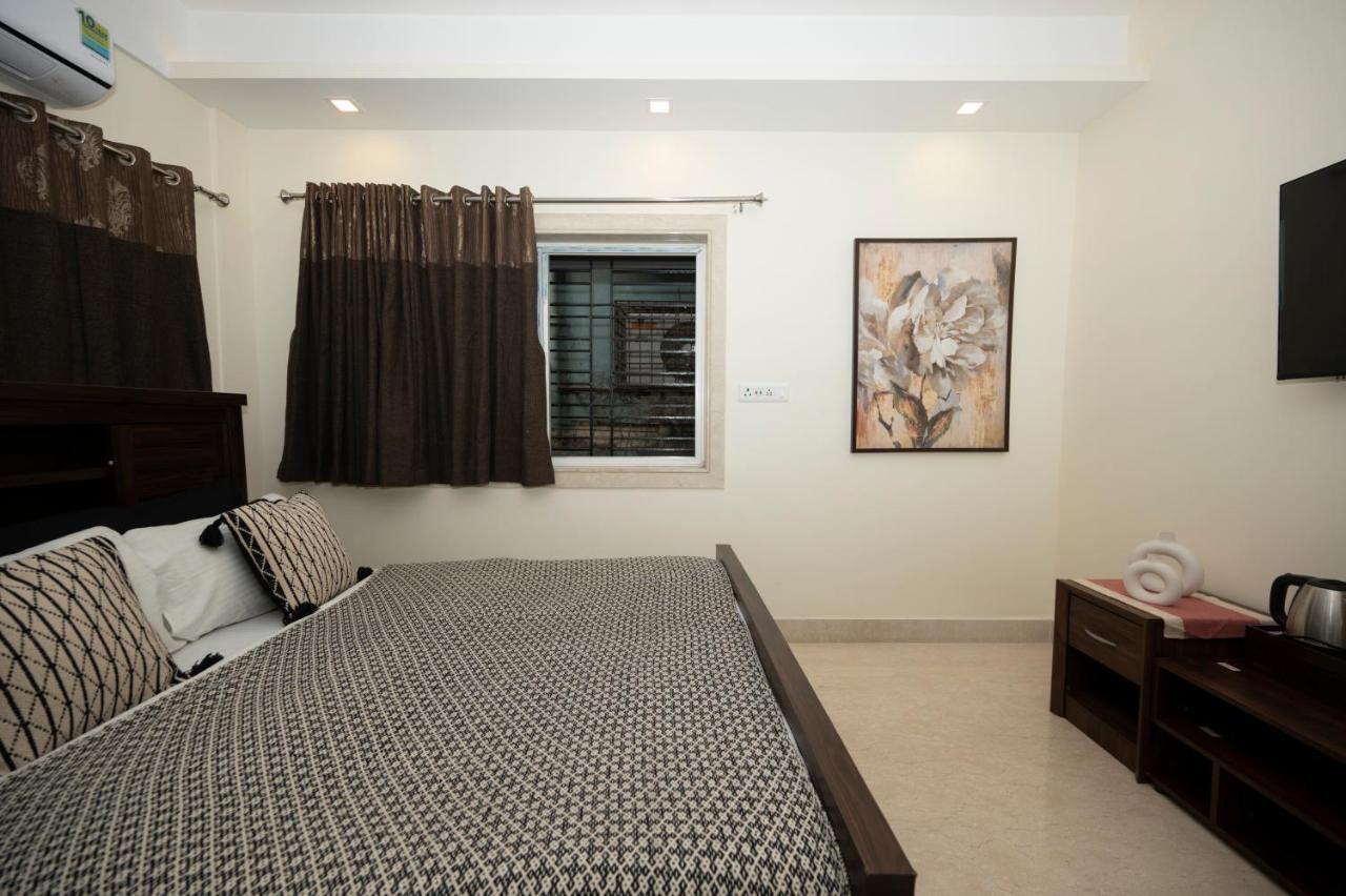 Lakeside Suites Calcutta Extérieur photo
