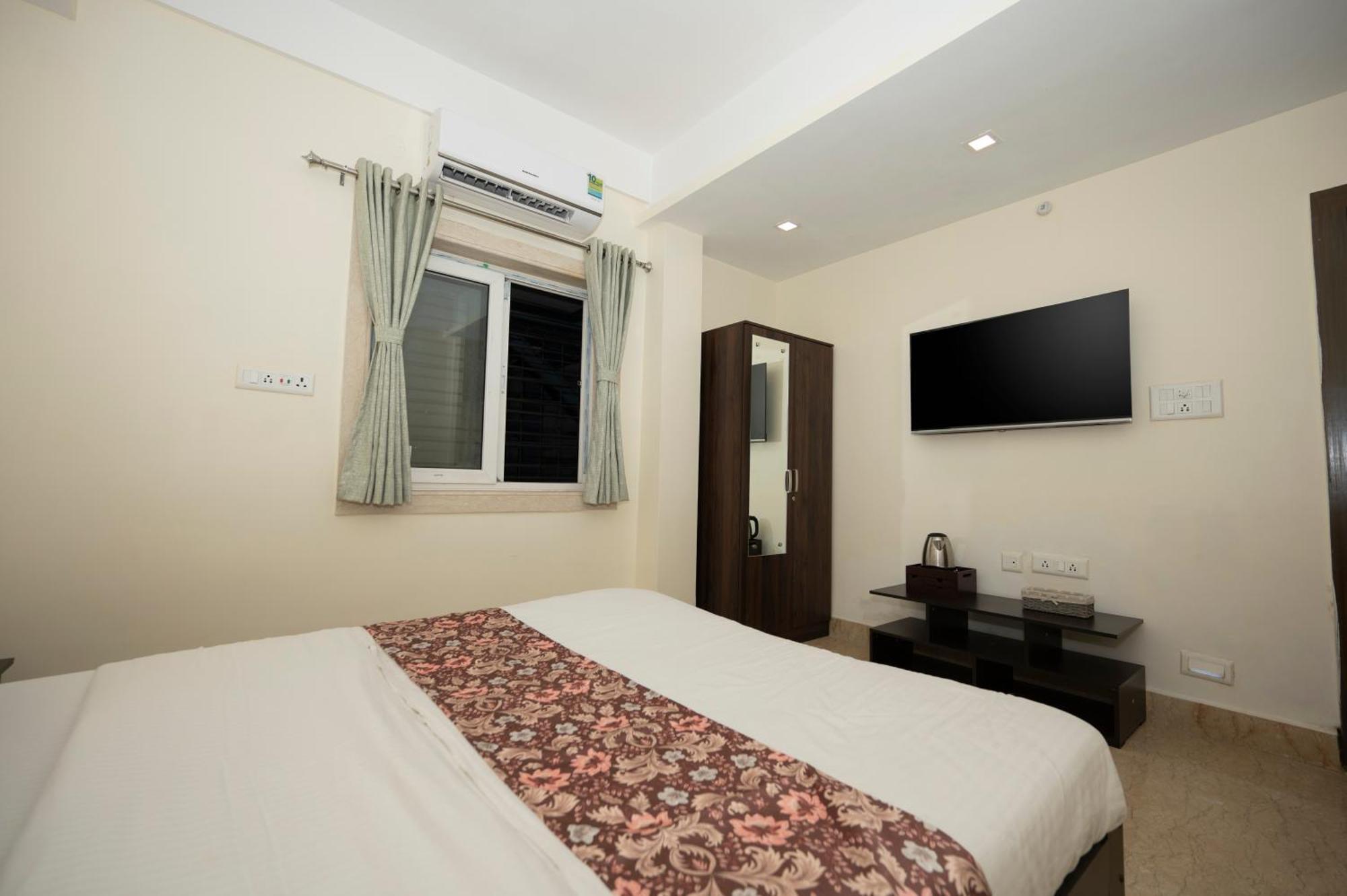 Lakeside Suites Calcutta Extérieur photo